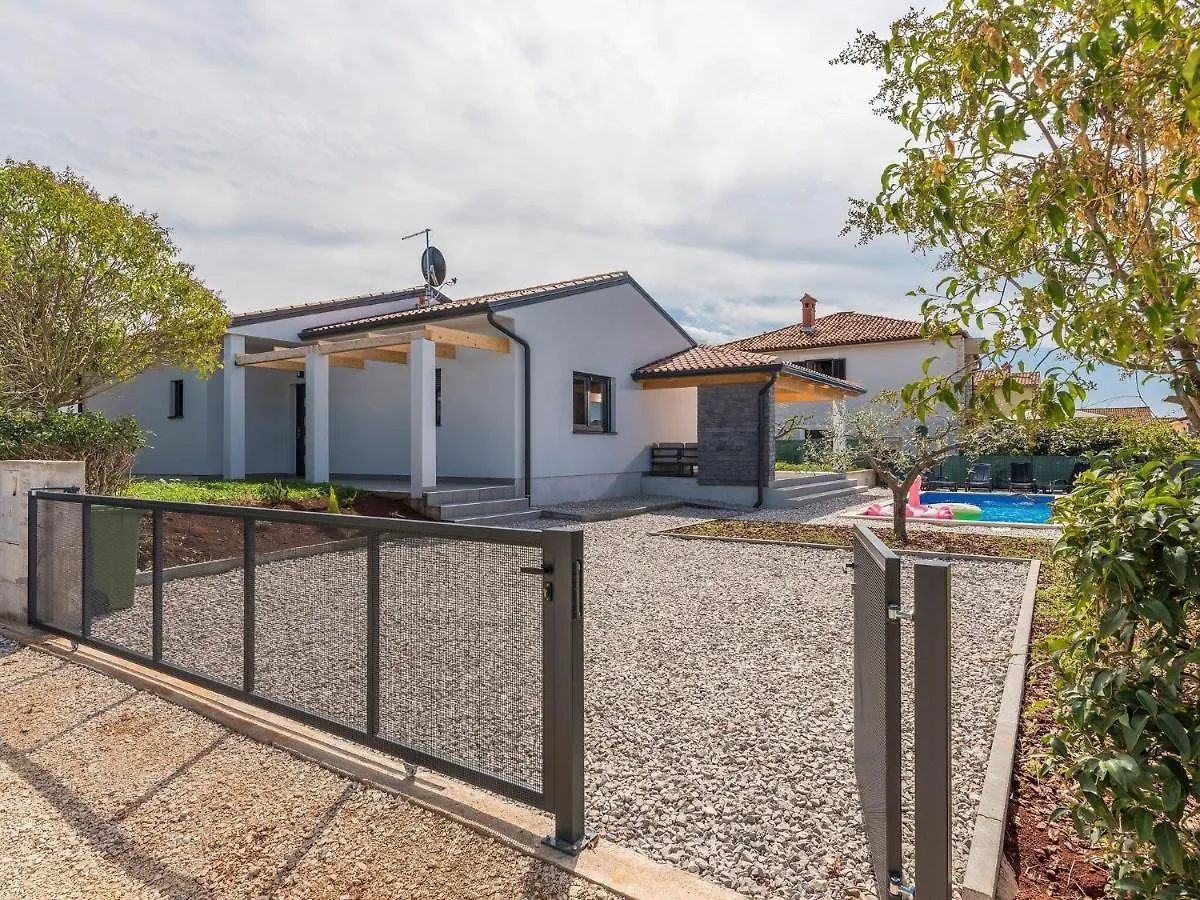 Pleasant Holiday Home In Novigrad Novigrad Istria 0*,