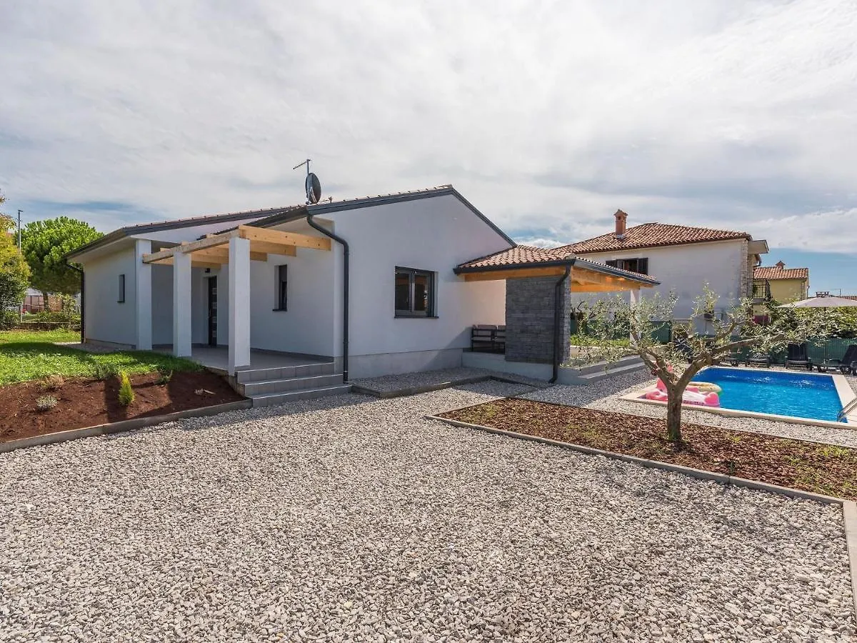 Pleasant Holiday Home In Novigrad Novigrad Istria
