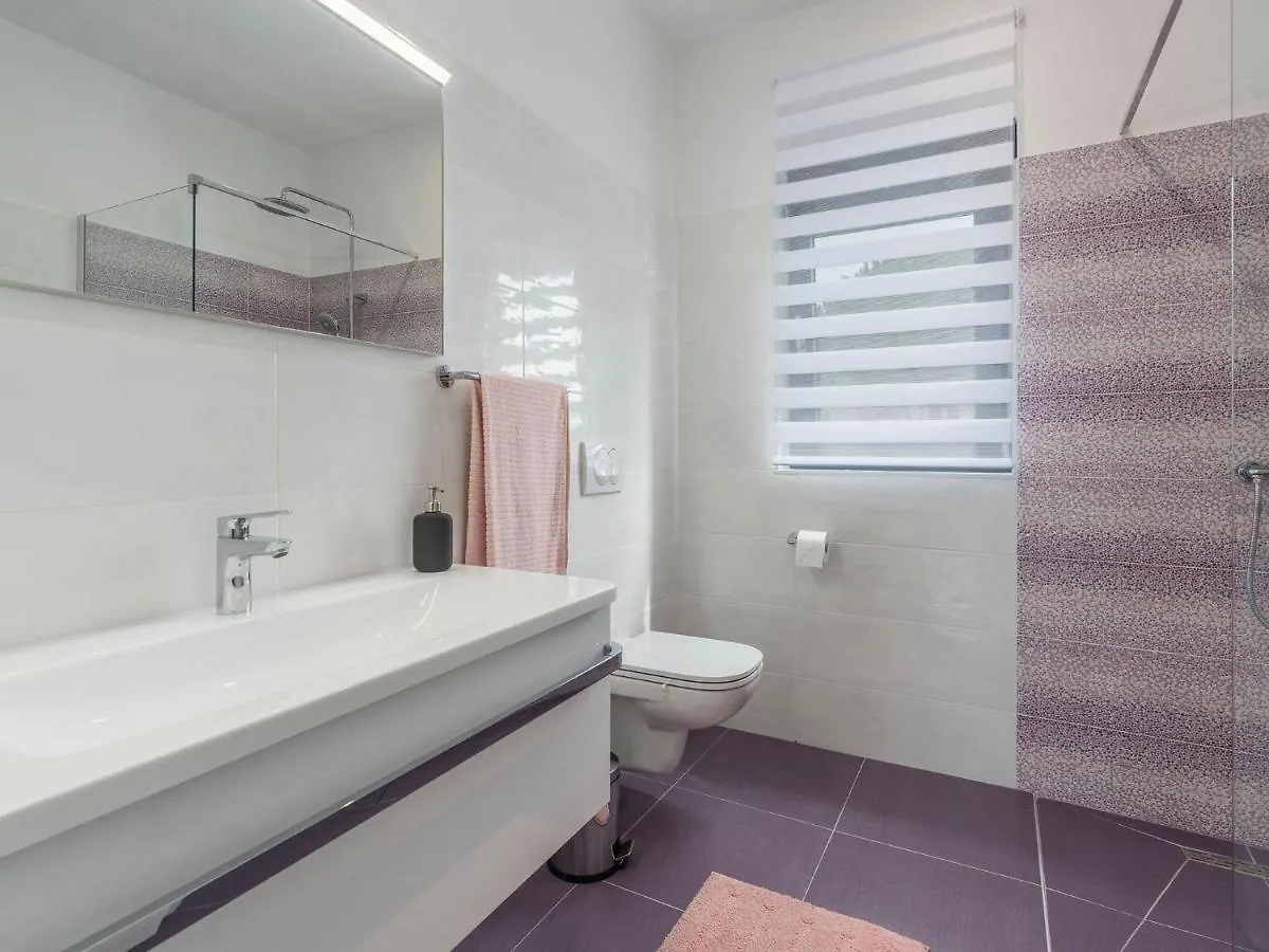 Pleasant Holiday Home In Novigrad Novigrad Istria 0*,