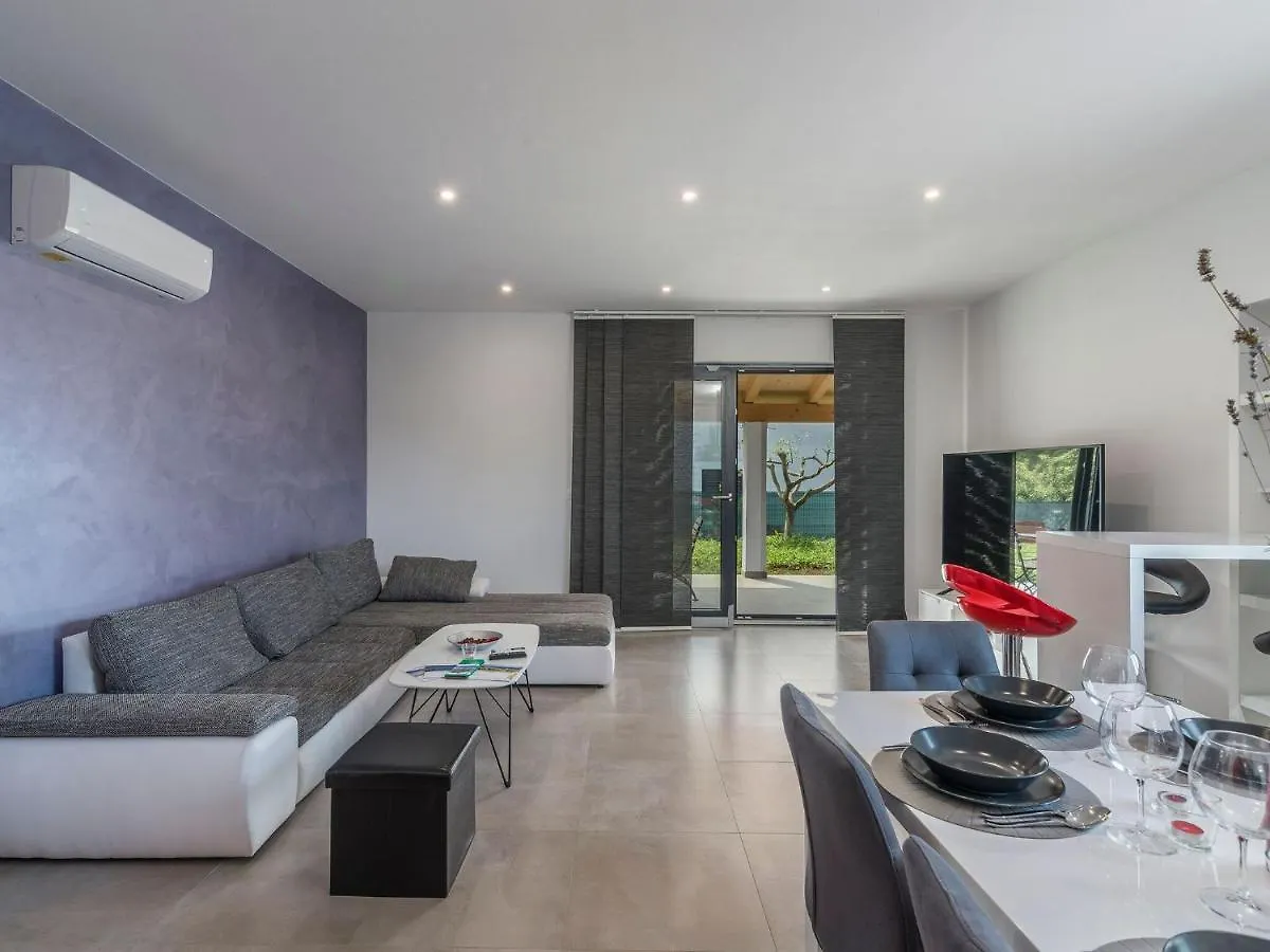 Pleasant Holiday Home In Novigrad Novigrad Istria